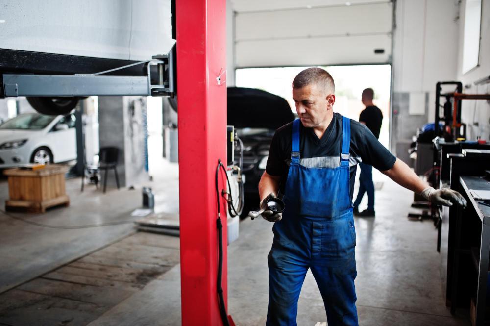 Автоподъемники для автосервиса: виды, типы и критерии выбора